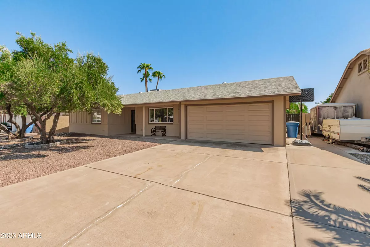 Chandler, AZ 85225,879 W SHANNON Street