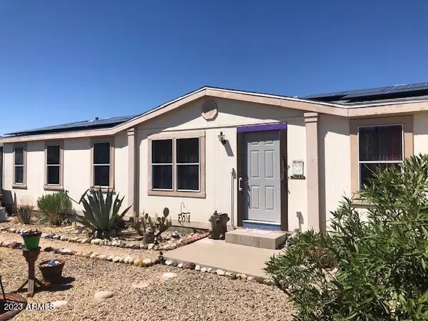 18909 E QUEENS Way, Black Canyon City, AZ 85324