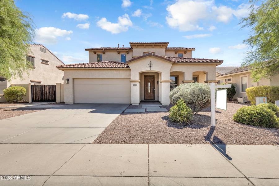 6717 S GOLDFINCH Drive, Gilbert, AZ 85298