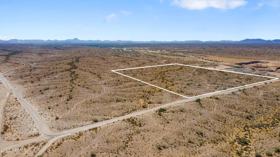 31900 W CAMELBACK Road #1, Tonopah, AZ 85354