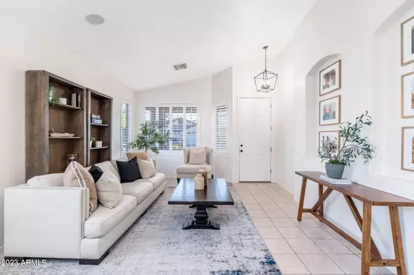 Glendale, AZ 85308,6954 W IRMA Lane