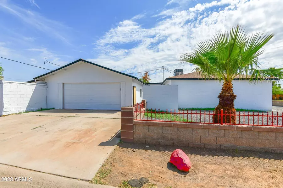 5656 W ROMA Avenue, Phoenix, AZ 85031