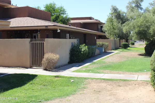 Phoenix, AZ 85017,2533 W HAZELWOOD Street #8