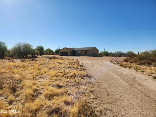 27295 E OXBOW Drive, Florence, AZ 85132