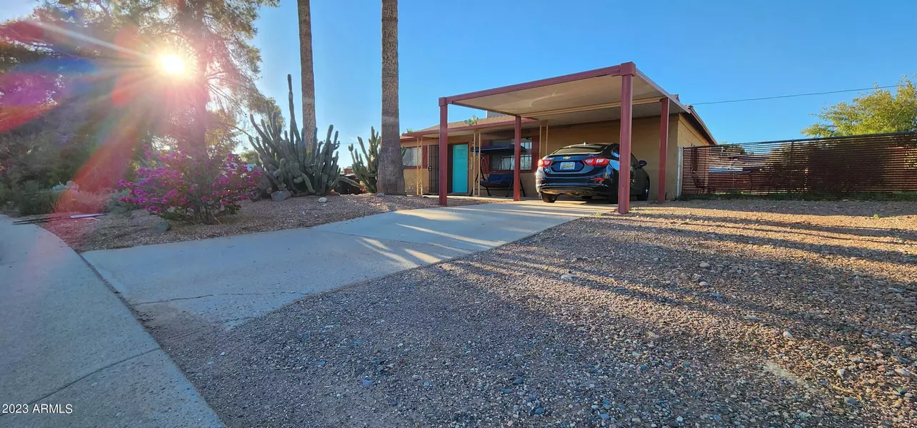 150 DEBS Circle, Morristown, AZ 85342