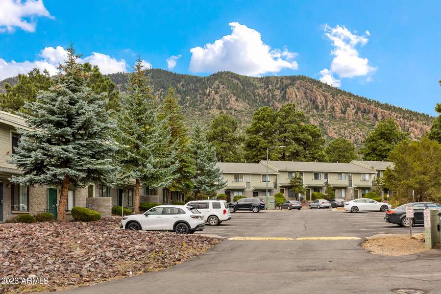 6401 N SAINT NICHOLAS Circle #2, Flagstaff, AZ 86004