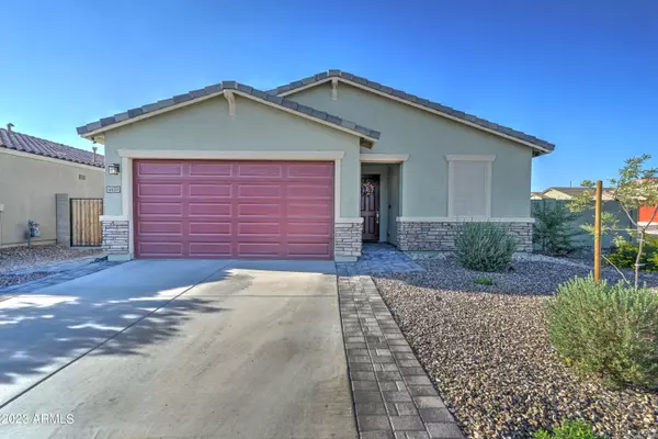 4639 W SWEETBUSH Way, San Tan Valley, AZ 85144