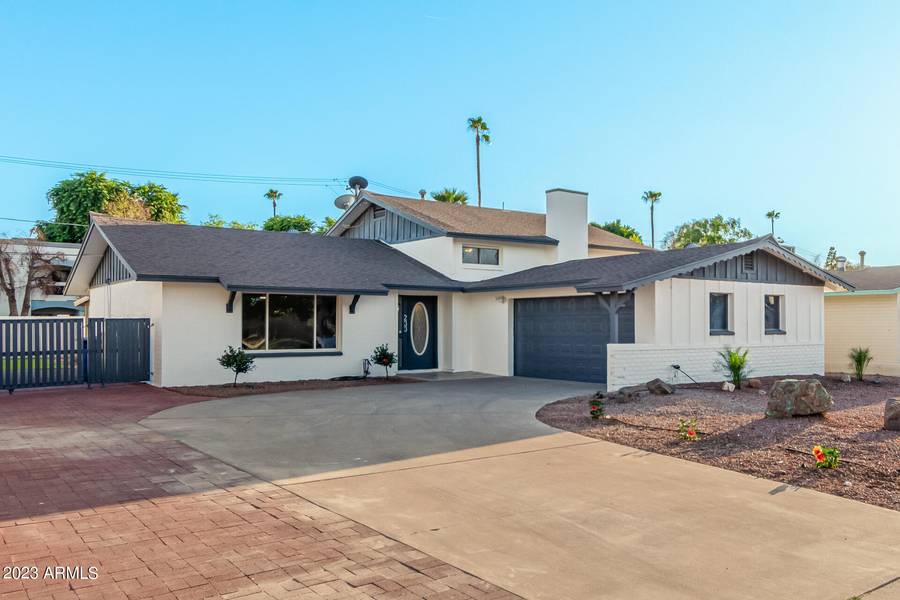 233 E ELLIS Drive, Tempe, AZ 85282