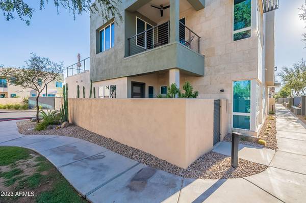 Scottsdale, AZ 85258,9001 E SAN VICTOR Drive #2002