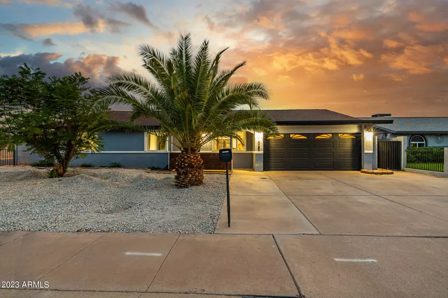 1065 E GLADE Avenue, Mesa, AZ 85204