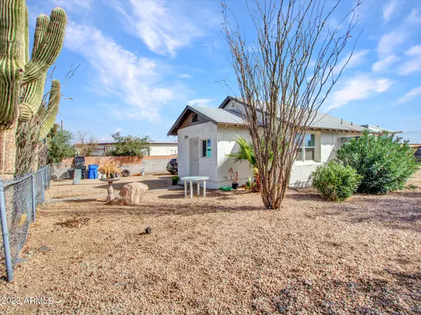 Phoenix, AZ 85020,535 E VOGEL Avenue
