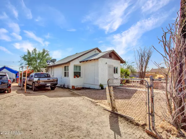Phoenix, AZ 85020,535 E VOGEL Avenue