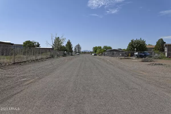 Douglas, AZ 85607,N Gladiola Avenue #115