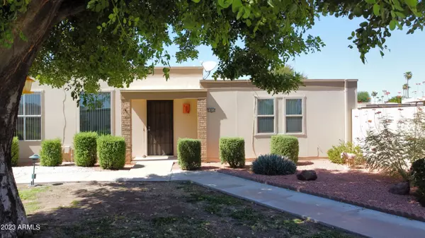 10032 W HAWTHORN Drive W #24,  Sun City,  AZ 85351