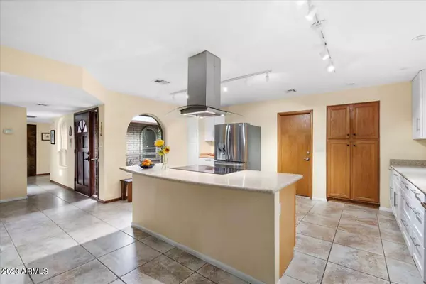 Phoenix, AZ 85022,810 E FRIESS Drive