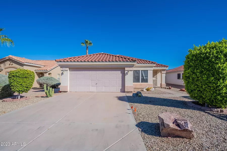 8110 E OBISPO Avenue, Mesa, AZ 85212