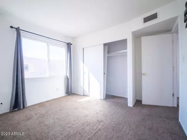 Phoenix, AZ 85040,4642 E SOUTHGATE Avenue