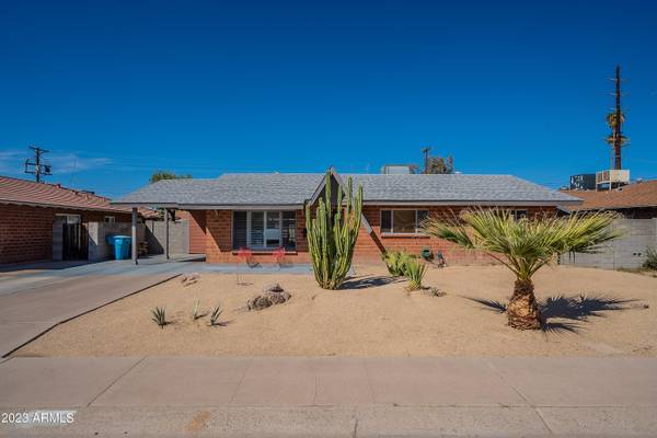 3708 W BERRIDGE Lane, Phoenix, AZ 85019