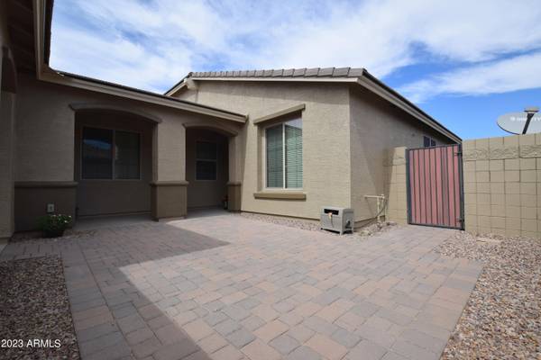 San Tan Valley, AZ 85140,684 W TALLOW TREE Avenue