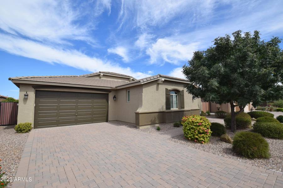 684 W TALLOW TREE Avenue, San Tan Valley, AZ 85140