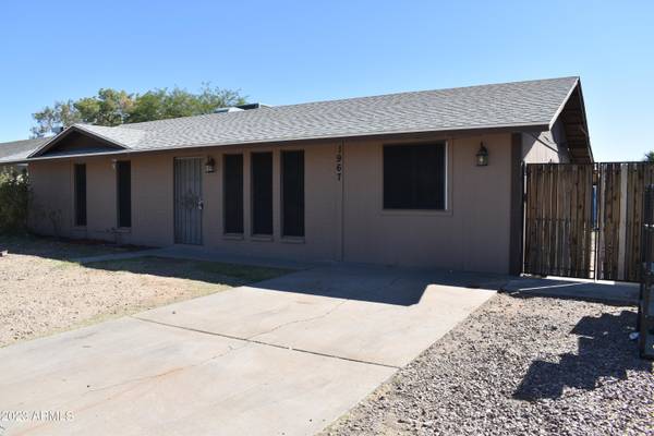 Apache Junction, AZ 85120,1967 W 9TH Avenue