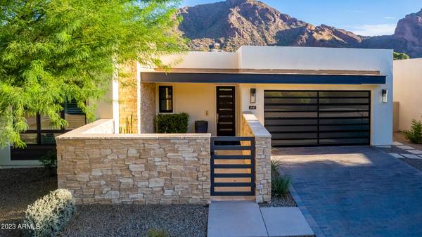 Paradise Valley, AZ 85253,5587 E VALLEY VISTA Lane