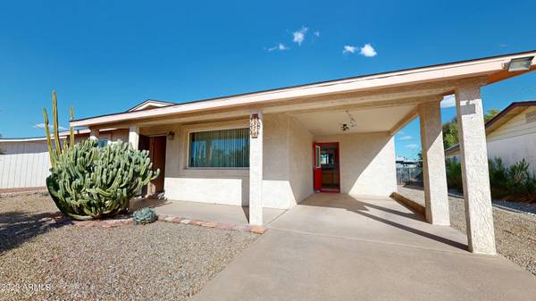 1379 S GRAND Drive, Apache Junction, AZ 85120