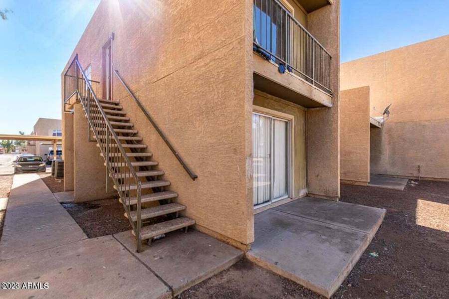 2820 E LE MARCHE Avenue, Phoenix, AZ 85032