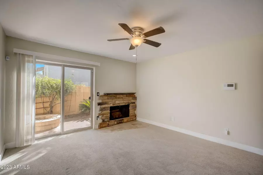 720 E ALICE Avenue #102, Phoenix, AZ 85020