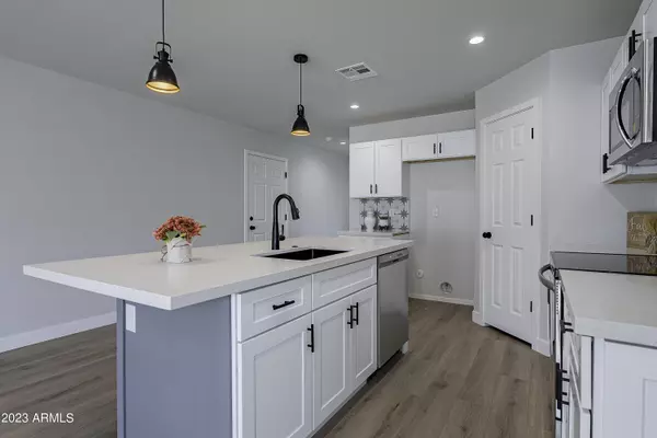 Mesa, AZ 85201,558 N LEWIS --