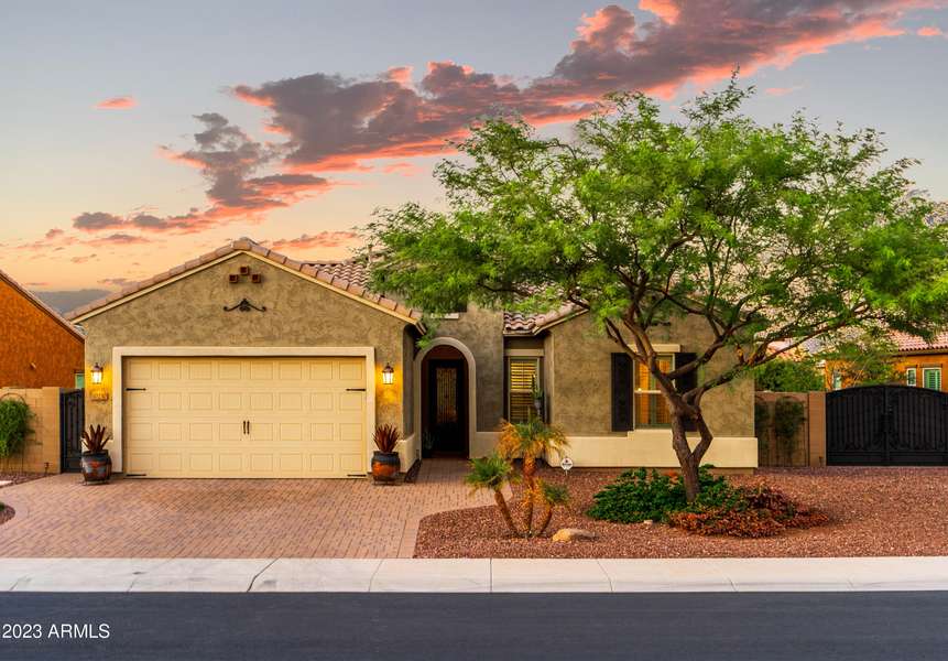 10230 W HEDGE HOG Place, Peoria, AZ 85383