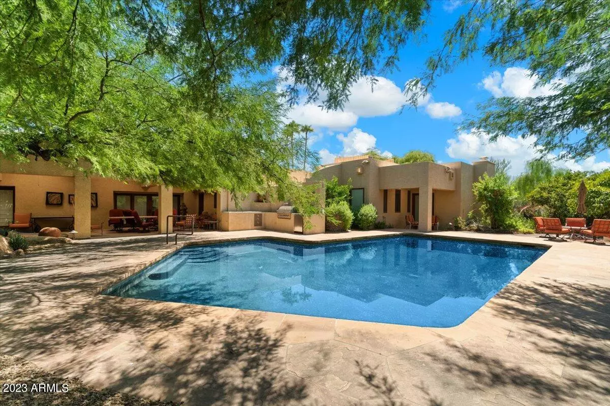 Paradise Valley, AZ 85253,6602 N 40th Street