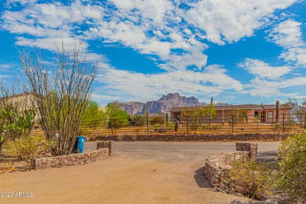 Apache Junction, AZ 85119,2275 E SCENIC Street