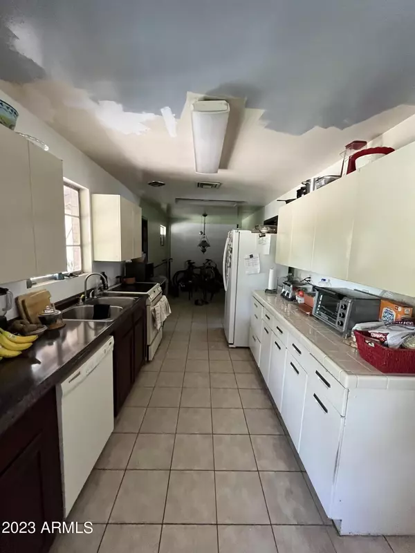 Phoenix, AZ 85013,1329 W OREGON Avenue