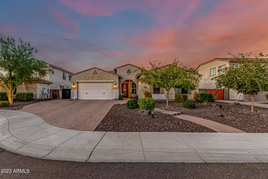 9454 W LOUISE Drive, Peoria, AZ 85383