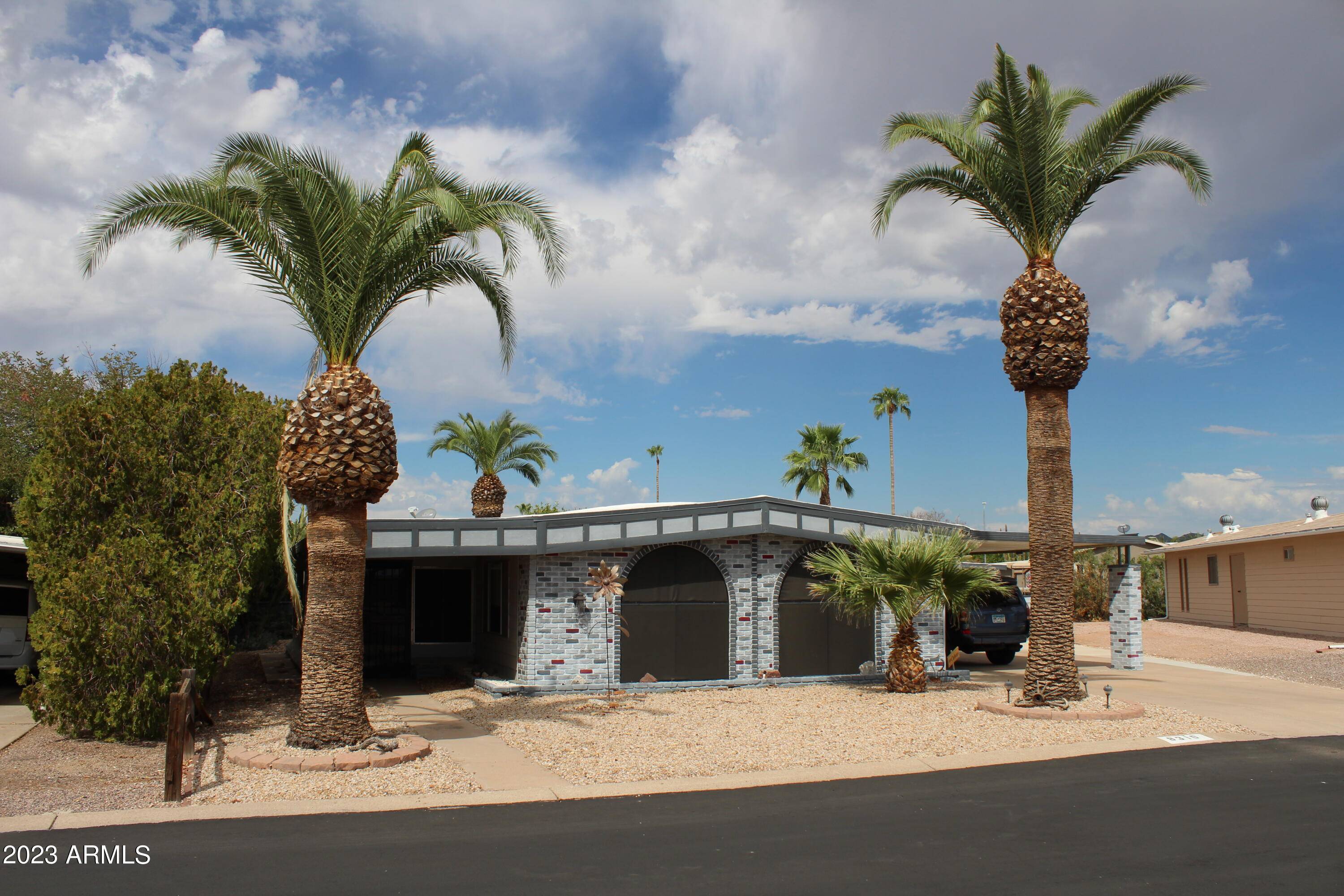 8310 E DUTCHMAN Drive, Mesa, AZ 85208