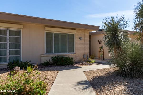 10017 W HUTTON Drive, Sun City, AZ 85351