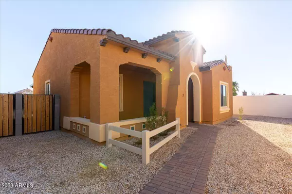 1500 E WAHALLA Lane #W7, Phoenix, AZ 85024