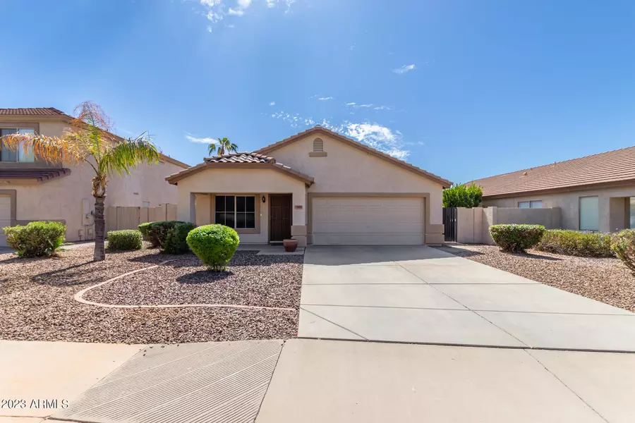 877 W VAUGHN Avenue, Gilbert, AZ 85233