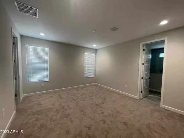 Scottsdale, AZ 85254,5117 E HELENA Drive