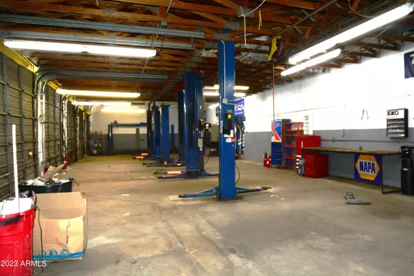 Tucson, AZ 85710,172 S KOLB Road