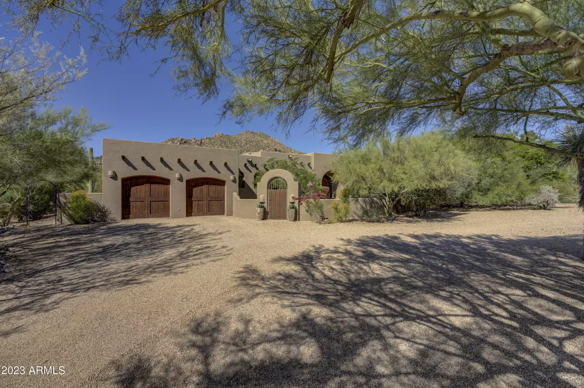 Carefree, AZ 85377,2033 SMOKETREE Drive