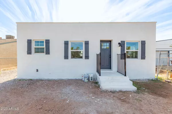 329 W LINDBERGH Avenue, Coolidge, AZ 85128