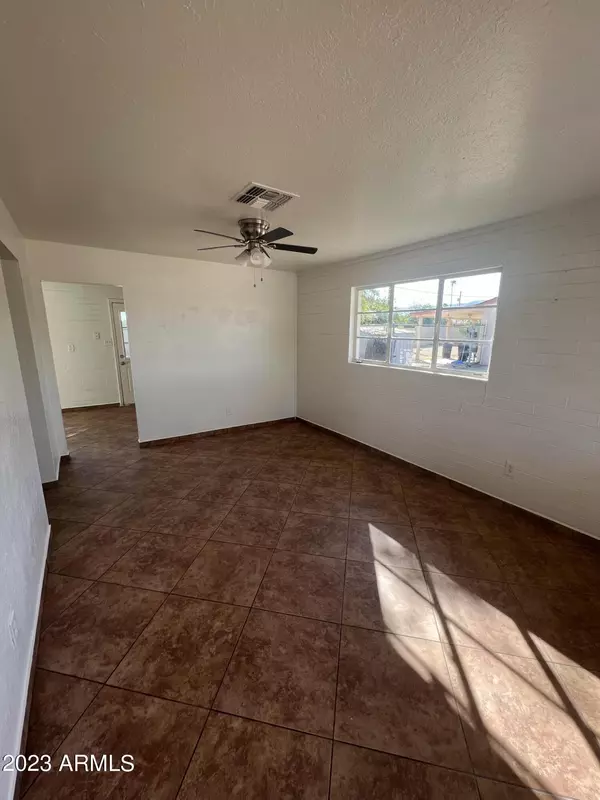 Phoenix, AZ 85042,6807 S 8TH Street
