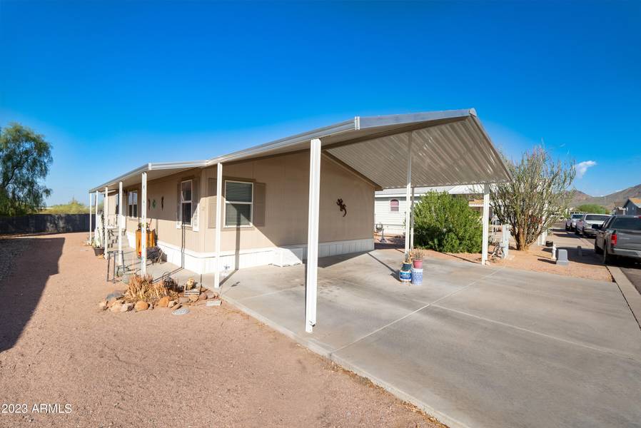 2200 N DELAWARE Drive #2, Apache Junction, AZ 85120