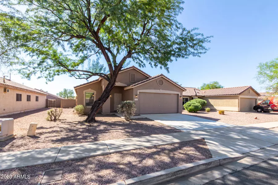 3027 W LUCIA Drive, Phoenix, AZ 85083