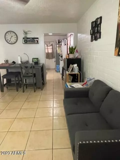 Mesa, AZ 85210,48 E 6TH Avenue