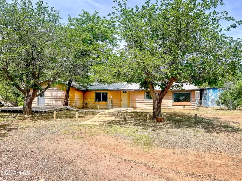 1305 E BAILEY Street, Globe, AZ 85501