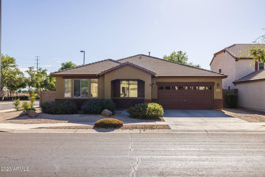 2677 S HANSEN Drive, Gilbert, AZ 85295