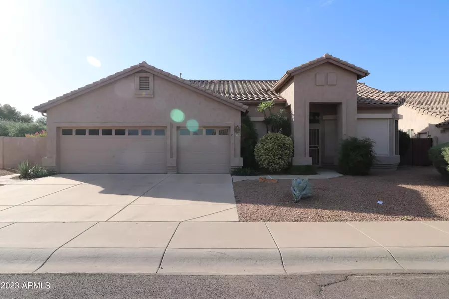 8327 W CLAREMONT Street, Glendale, AZ 85305